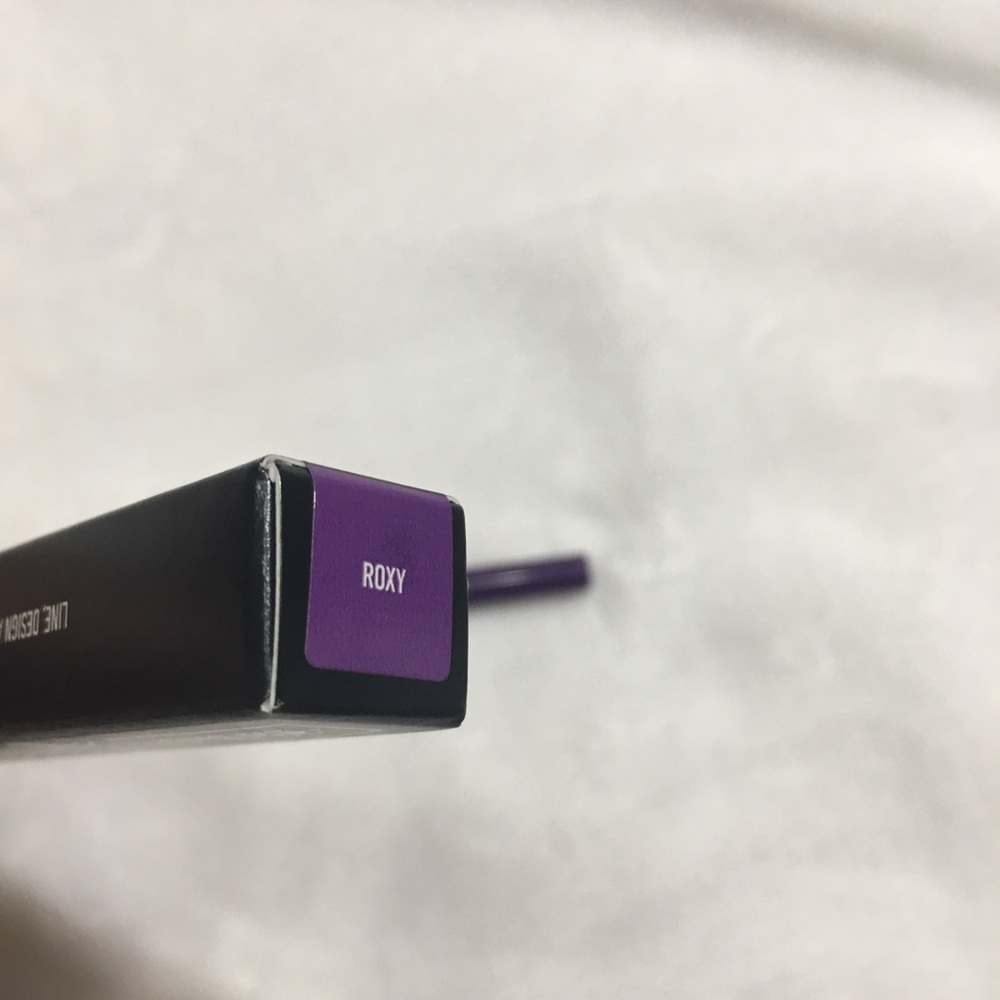 Kat Von D everlasting Lip liner color Roxy and color Coven  0.25g - Picture 7 of 9